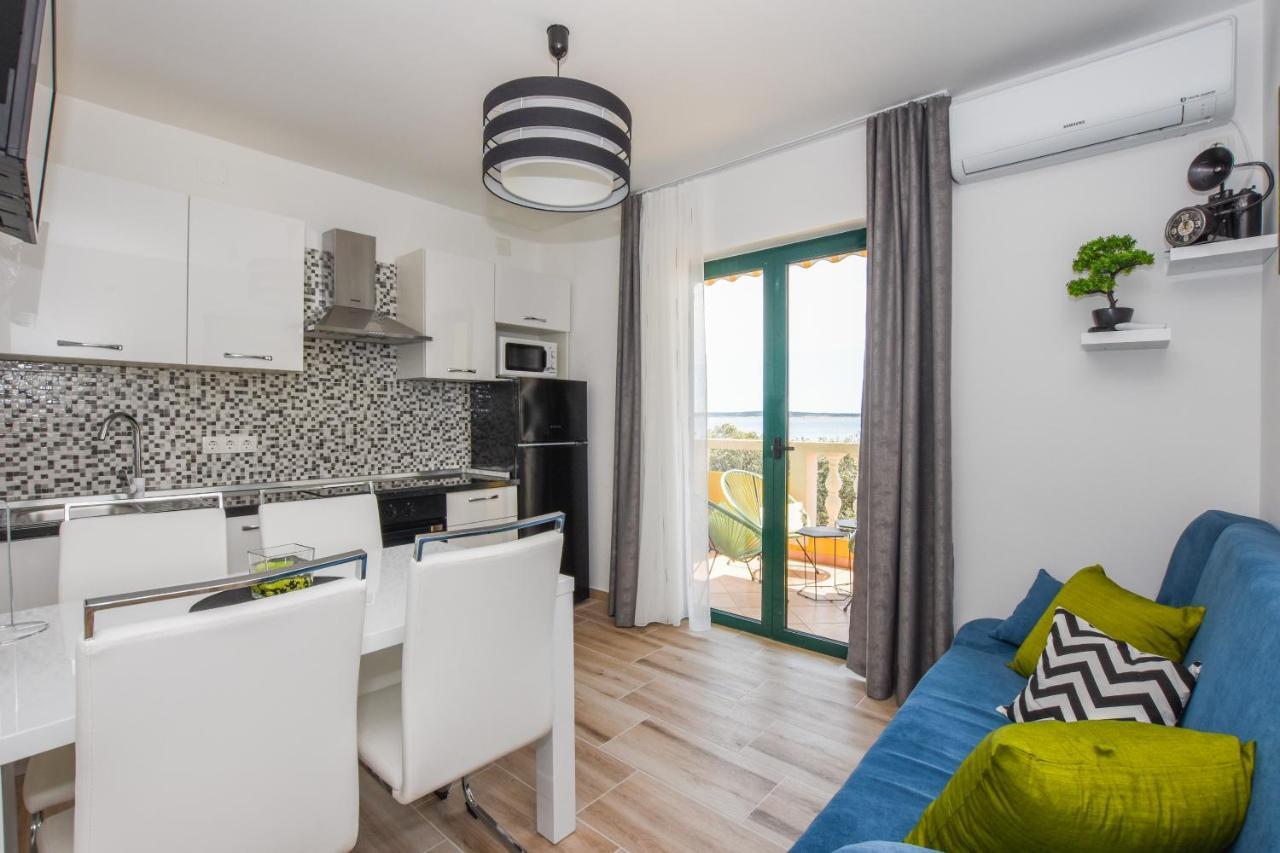 מאנדרה Apartmani Plazibat מראה חיצוני תמונה