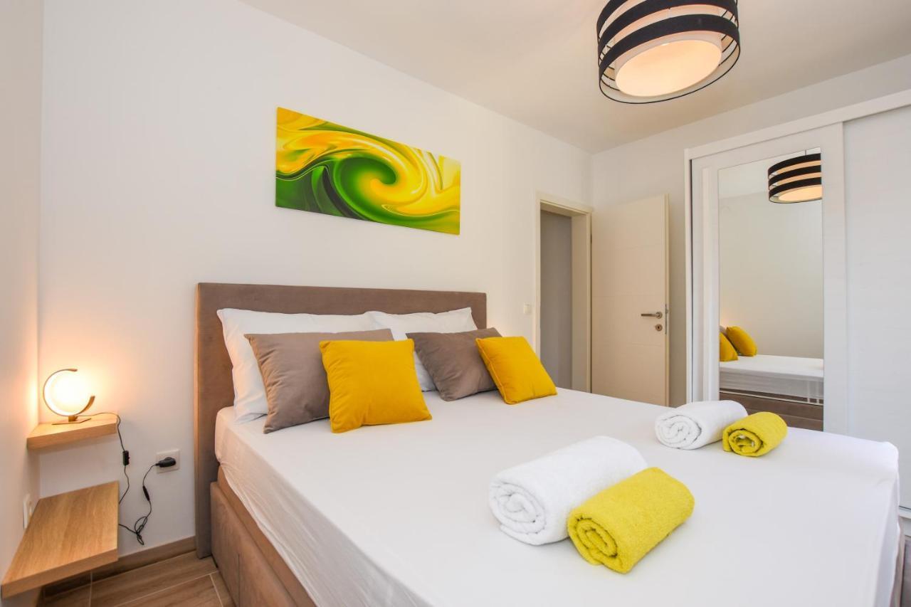מאנדרה Apartmani Plazibat מראה חיצוני תמונה